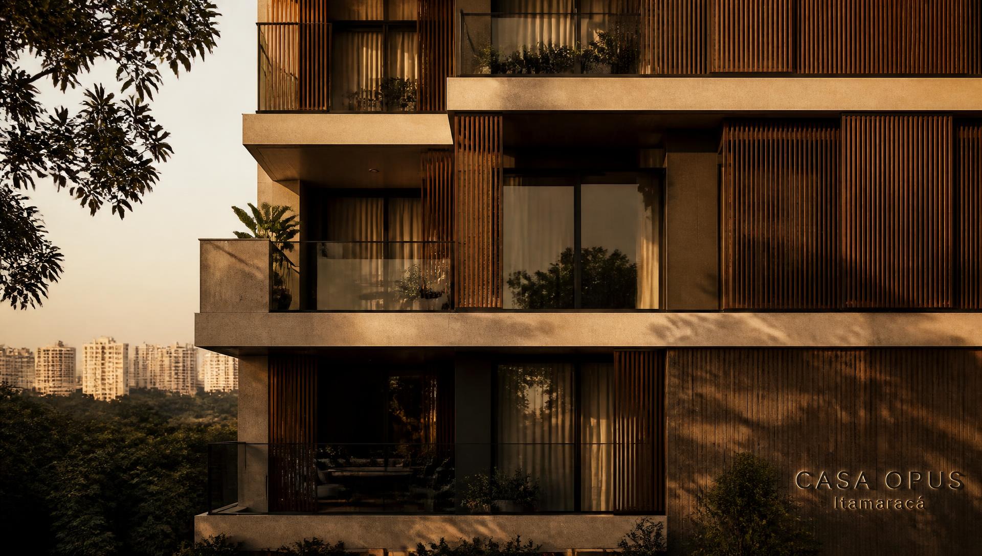 Fachada de edifício residencial em tons de marrom ao pôr do sol
